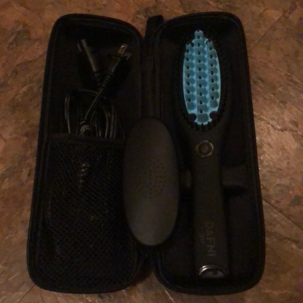DAFNI go hair straightener